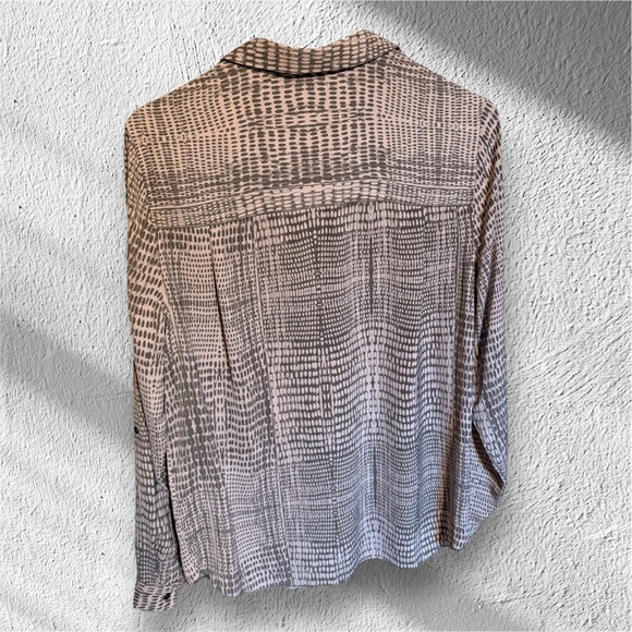 Calvin Klein Jeans Gray and Cream Patterned Top - Picture 3 of 4